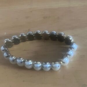 Elegant prong set Bracelet